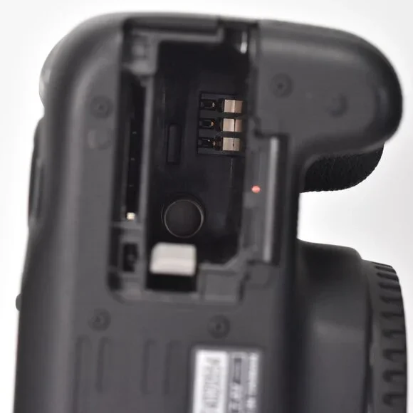 Canon EOS Rebel T5 DSLR Camera 18MP 18-55mm Lens Video 10943 Clicks 32GB SD MINT - Picture 10 of 16